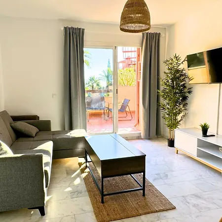 Marbella! 2 Bedroom Duplex W/ Sea Views & Rooftop Daire *