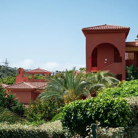 Apartment Two Bedroom Penthouse Marbella, With Sea Views Near Golf And Beaches *