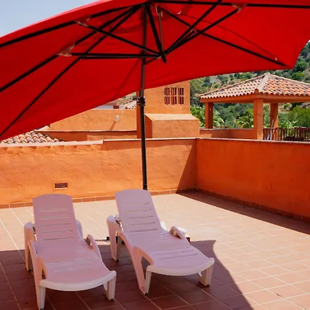 Two Bedroom Penthouse Marbella, With Sea Views Near Golf And Beaches *