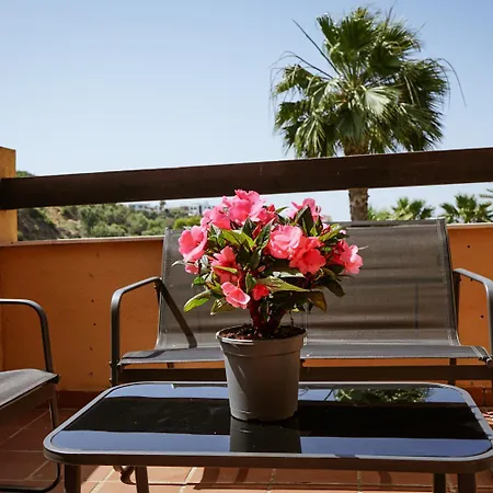 Two Bedroom Penthouse Marbella, With Sea Views Near Golf And Beaches *