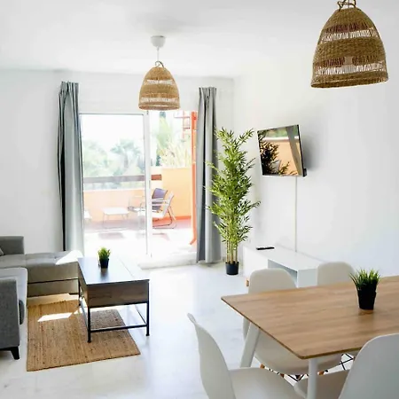 Relaxing 2 Bed Duplex: Seaviews, Terrace & Rooftop *