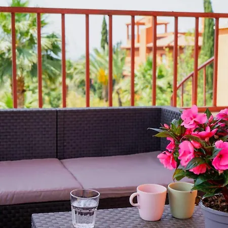 Relaxing 2 Bed Duplex: Seaviews, Terrace & Rooftop Апартаменти *
