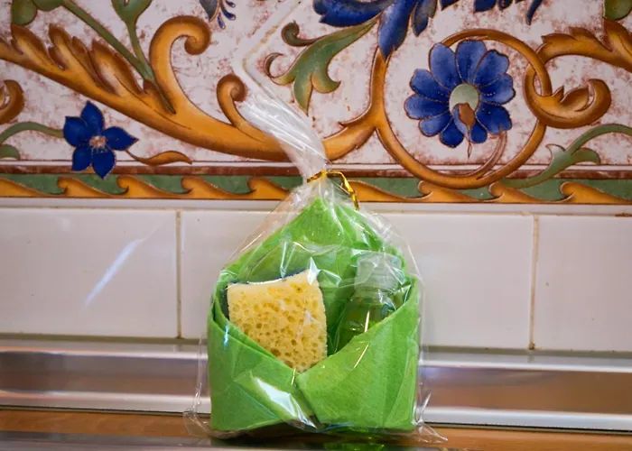 Marbella! 2 Bedroom Duplex W/ Sea Views & Rooftop