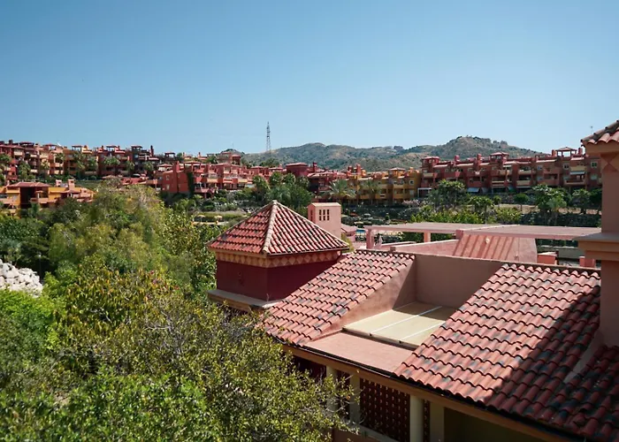 Marbella! 2 Bedroom Duplex W/ Sea Views & Rooftop