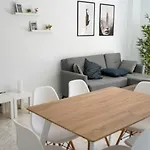Relaxing 2 Bed Duplex: Seaviews, Terrace & Rooftop Marbella