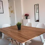 Relaxing 2 Bed Duplex: Seaviews, Terrace & Rooftop Apartamento