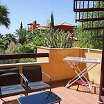 Relaxing 2 Bed Duplex: Seaviews, Terrace & Rooftop Marbella