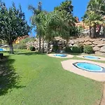 Relaxing 2 Bed Duplex: Seaviews, Terrace & Rooftop Apartamento