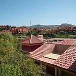 Relaxing 2 Bed Duplex: Seaviews, Terrace & Rooftop