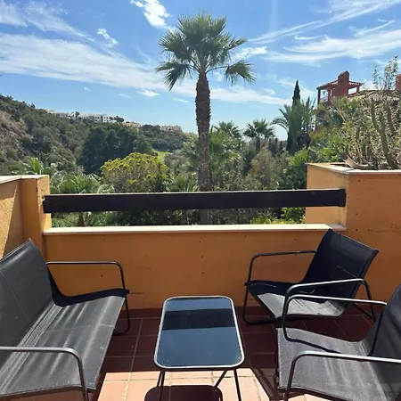 Marbella! 2 Bedroom Duplex W/ Sea Views & Rooftop דירה מארבלה