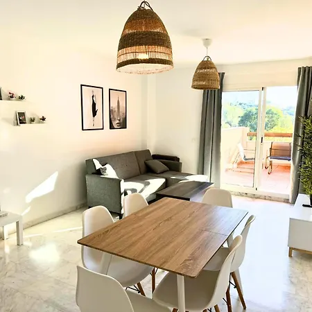 Marbella! 2 Bedroom Duplex W/ Sea Views & Rooftop דירה