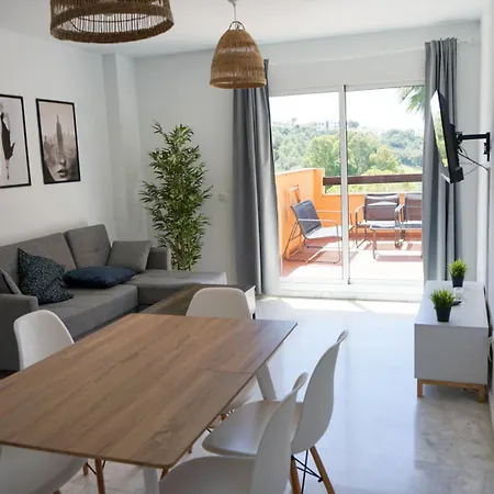 Marbella! 2 Bedroom Duplex W/ Sea Views & Rooftop