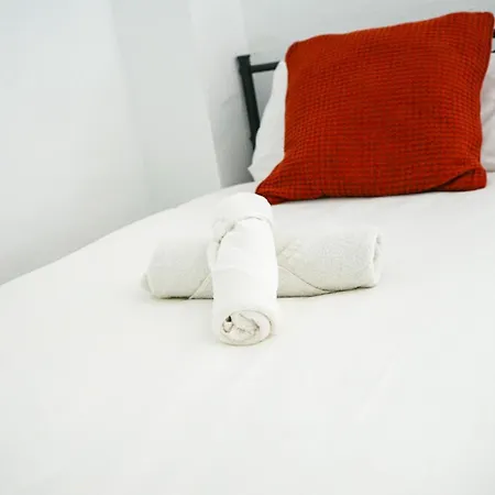 Marbella! 2 Bedroom Duplex W/ Sea Views & Rooftop דירה מארבלה