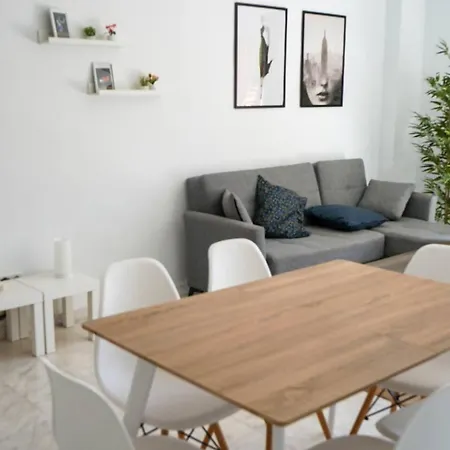 Relaxing 2 Bed Duplex: Seaviews, Terrace & Rooftop Marbella