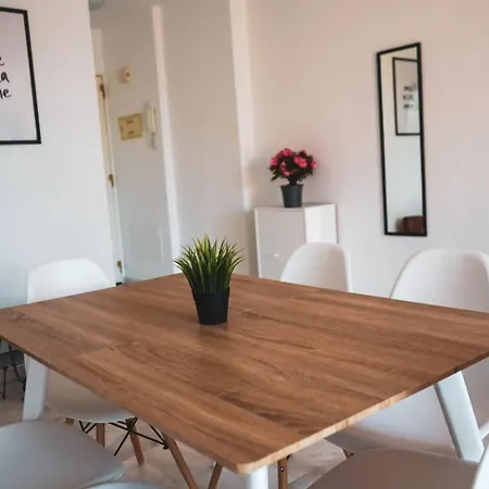 Relaxing 2 Bed Duplex: Seaviews, Terrace & Rooftop Διαμέρισμα