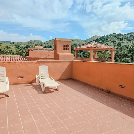 Relaxing 2 Bed Duplex: Seaviews, Terrace & Rooftop Marbella