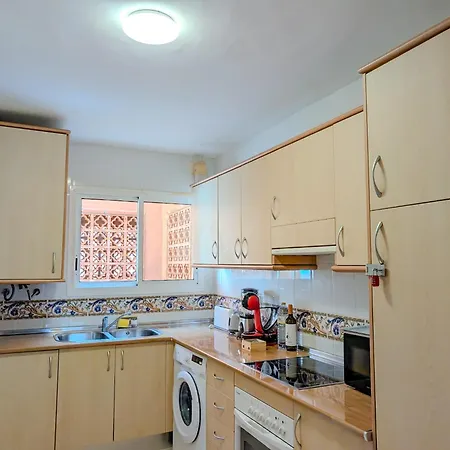 Relaxing 2 Bed Duplex: Seaviews, Terrace & Rooftop Διαμέρισμα *