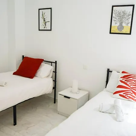 Relaxing 2 Bed Duplex: Seaviews, Terrace & Rooftop Διαμέρισμα Μαρμπέλλα