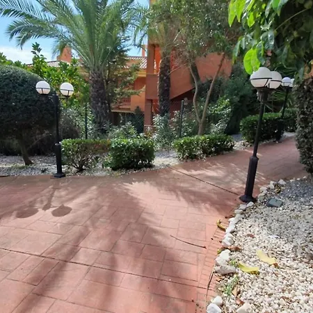 Relaxing 2 Bed Duplex: Seaviews, Terrace & Rooftop *