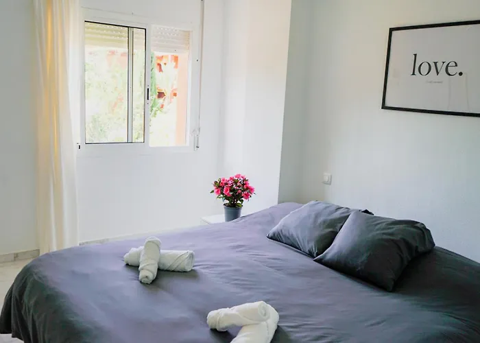 Marbella! 2 Bedroom Duplex W/ Sea Views & Rooftop