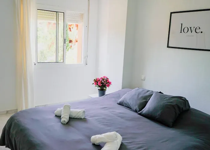 Marbella! 2 Bedroom Duplex W/ Sea Views & Rooftop *