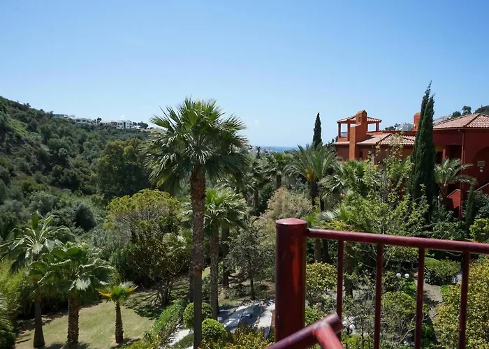 Marbella! 2 Bedroom Duplex W/ Sea Views & Rooftop Marbella