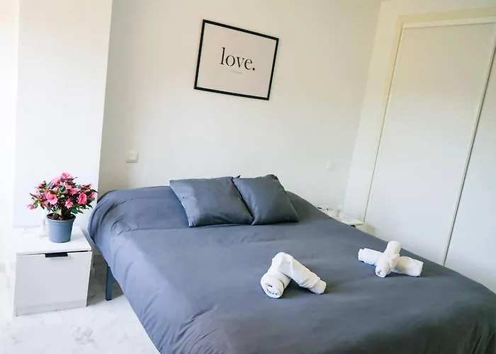 アパート Marbella! 2 Bedroom Duplex W/ Sea Views & Rooftop マルベーリャ