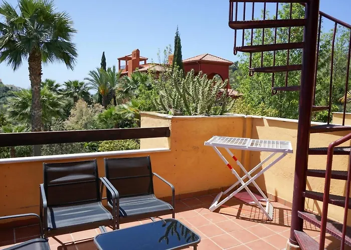 Marbella! 2 Bedroom Duplex W/ Sea Views & Rooftop