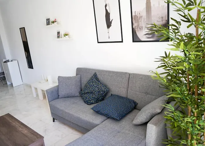 Marbella! 2 Bedroom Duplex W/ Sea Views & Rooftop アパート