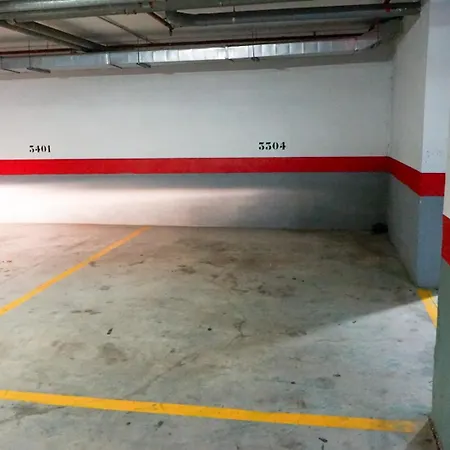 Marbella! 2 Bedroom Duplex W/ Sea Views & Rooftop ماربيا