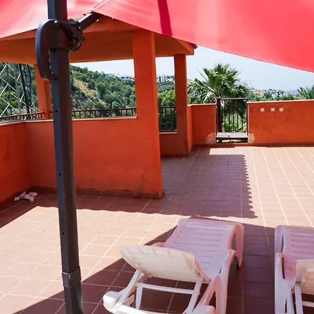 Marbella! 2 Bedroom Duplex W/ Sea Views & Rooftop شقة