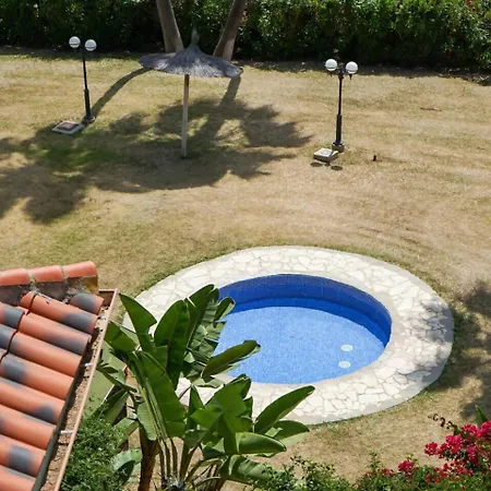 Relaxing 2 Bed Duplex: Seaviews, Terrace & Rooftop Апартаменты